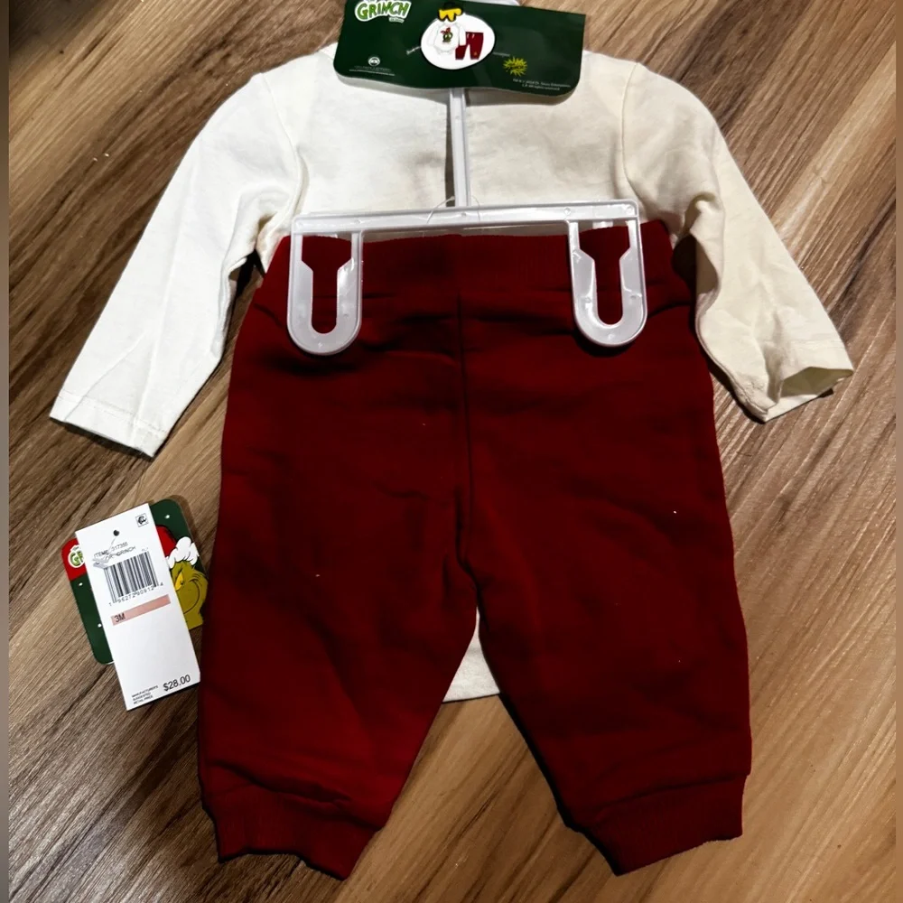 NWT baby Grinch Christmas holiday Grinchmas set